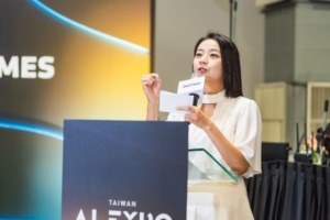 連續三天於 AI EXPO TAIWAN 未來舞台主持，與大家一起「Surfing the AI Waves」
