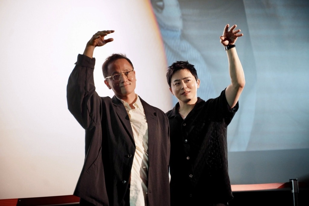 曹政奭演員、畢鑑盛導演一同參與訪談,現場感受爆滿粉絲的熱情。