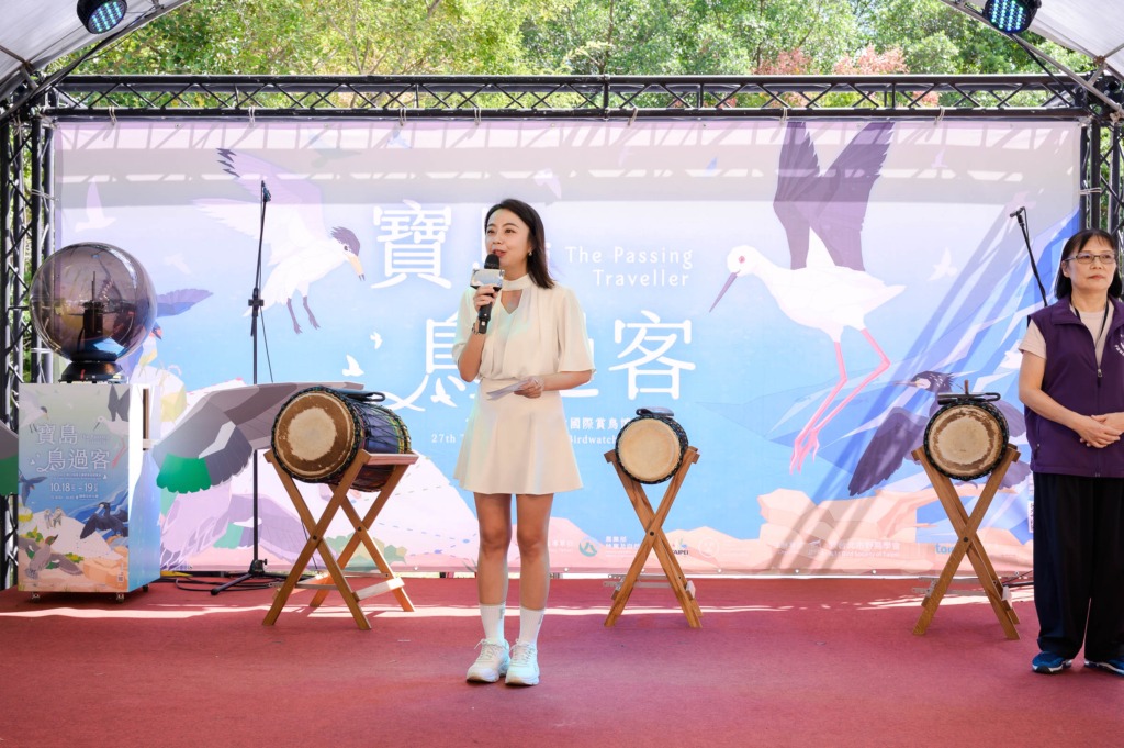 國際級活動成功的背後是無數次的細節校對。與主辦單位緊密配合，確保每一位國際貴賓的名字與頭銜都能精準呈現。