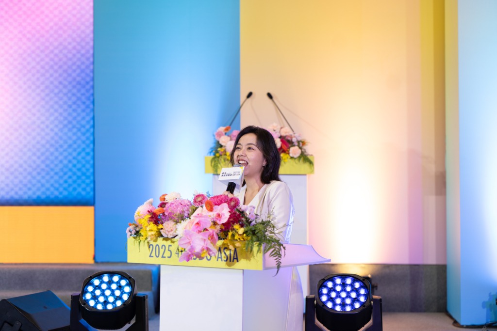 專業主持人劉千嫚(Charlene)主持金雕微電影展頒獎典禮,展現 119 個獎項的大型控場能力。